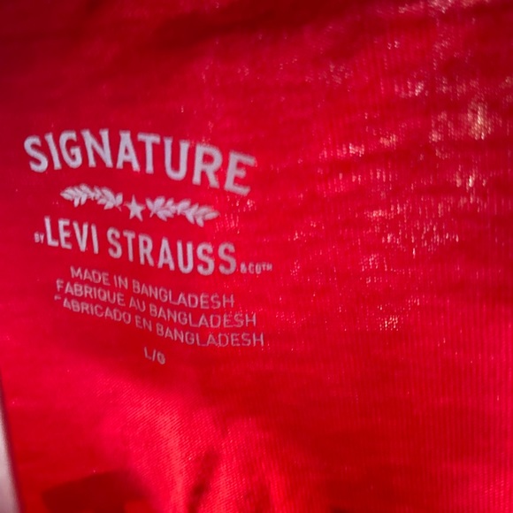 Levi’s tshirt - Picture 3 of 5